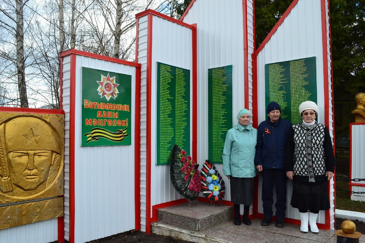 Шодада Бөек Җиңү көненә багышланган митинг Советлар Союзы герое Хафиз Сабиров һәйкәле янында үтте (фото)