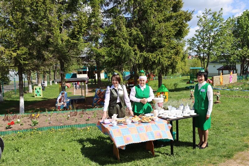 Балтачта узган туган телләрне саклау һәм үстерүдә милли мәгариф, мәдәният, социаль өлкәләрдәге эшчәнлек буенча зональ семинар-киңәшмәдән фотомизгелләр