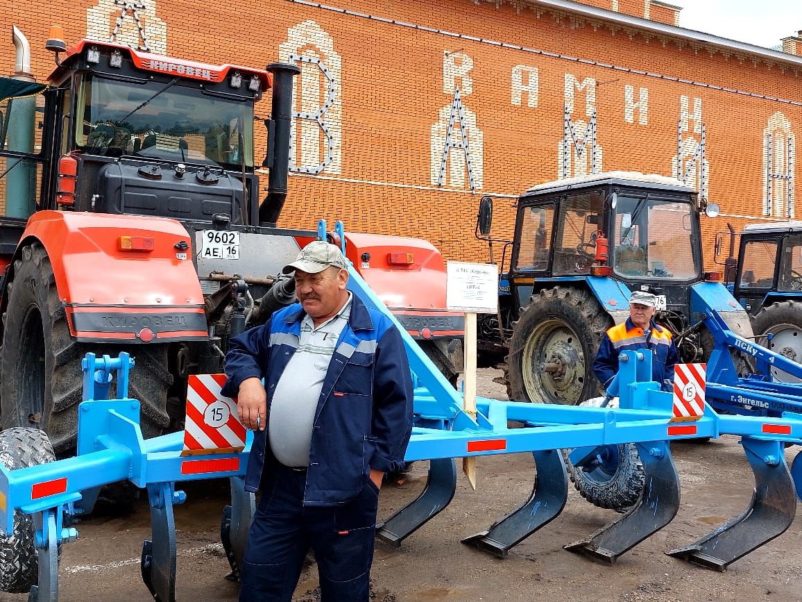 Балтачта узучы “Сенаж көне” республика семинары вакытында терлек азыгы әзерләүче яңа техникалар белән таныштылар (+фото)