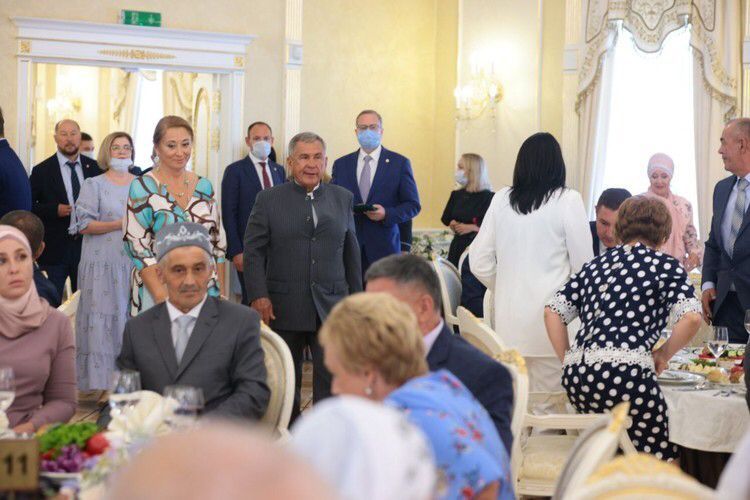 Татарстан Президенты Татарстанның  48 үрнәк гаиләсен кабул итте