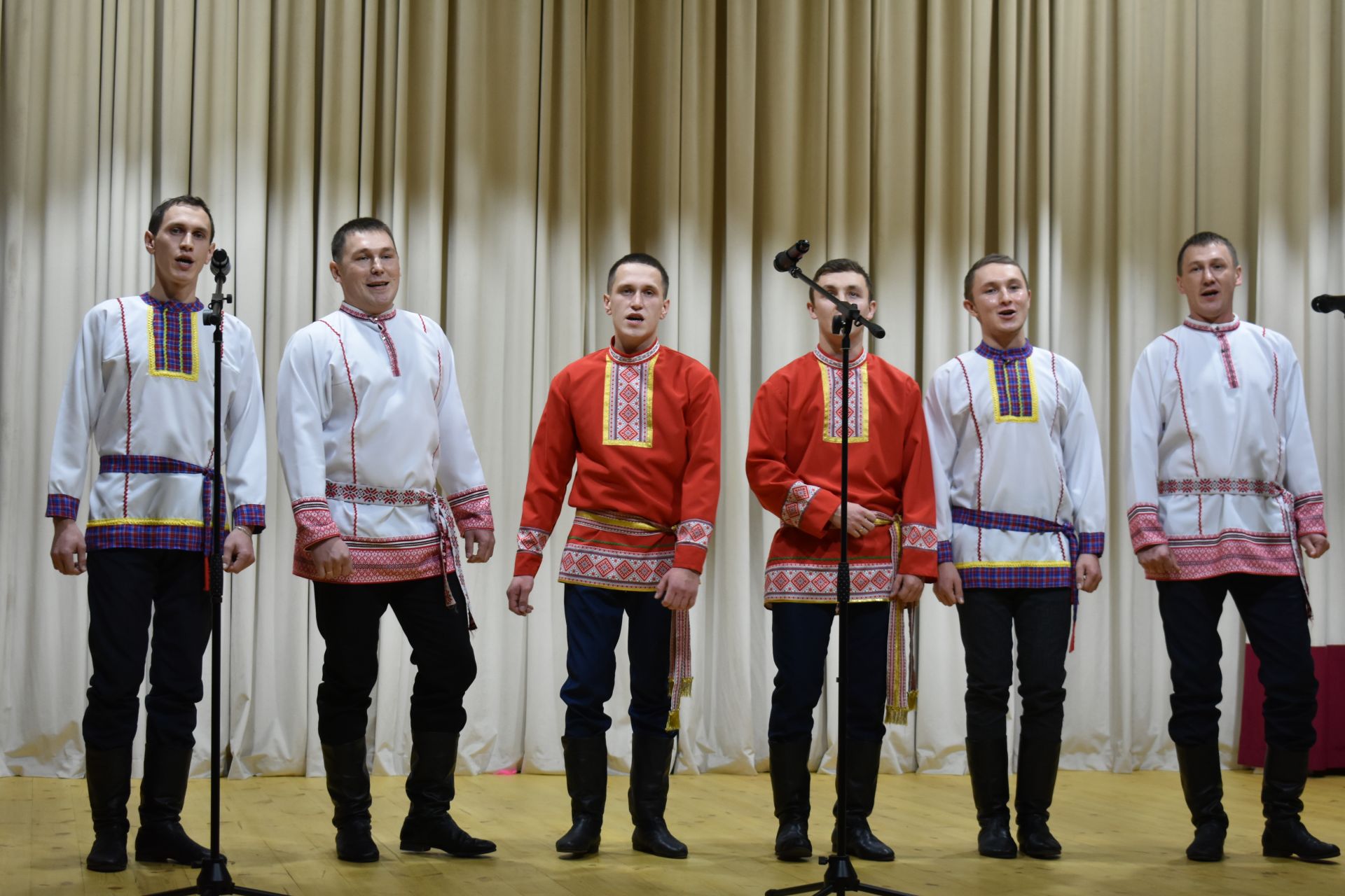 Ӟаны гуртысь лулчеберетъя юртын егитъёс люкаськизы (фото)