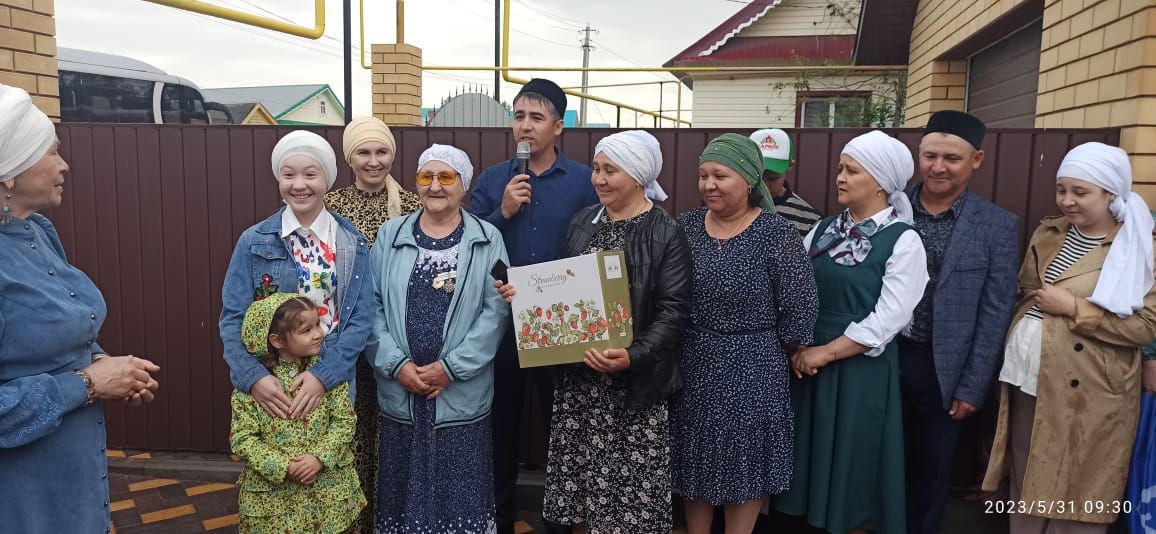 «Ак калфак»лылар Балтачның оста куллы һөнәрчеләренә, нәсел дәвамчыларына сокланды (фото, видео)