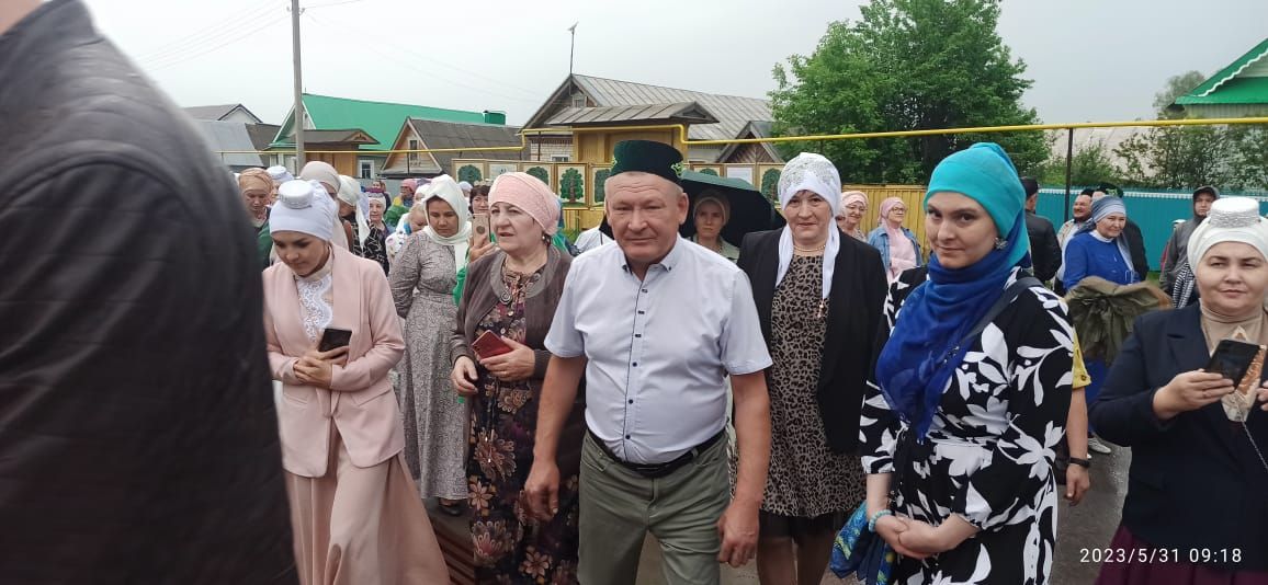 «Ак калфак»лылар Балтачның оста куллы һөнәрчеләренә, нәсел дәвамчыларына сокланды (фото, видео)