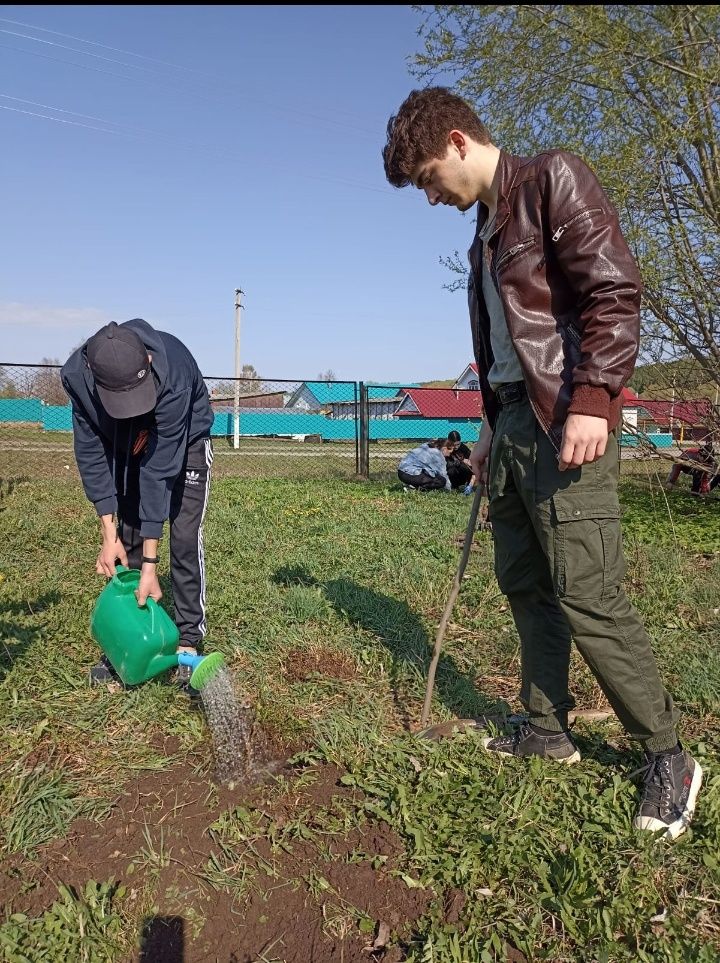 Давид Турганалиевка бирелгән 100 төп агач утыртылды