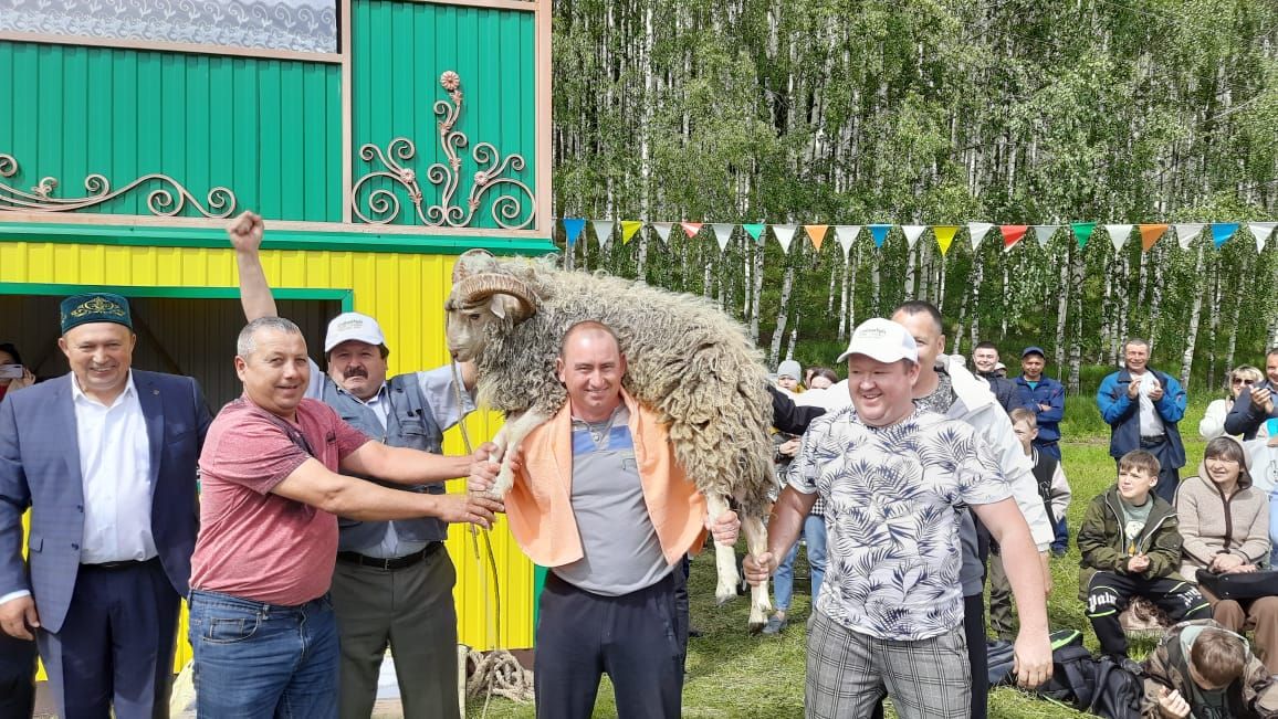 Куныр Сабан туенда ике баш батыр билгеләнгән (фото)