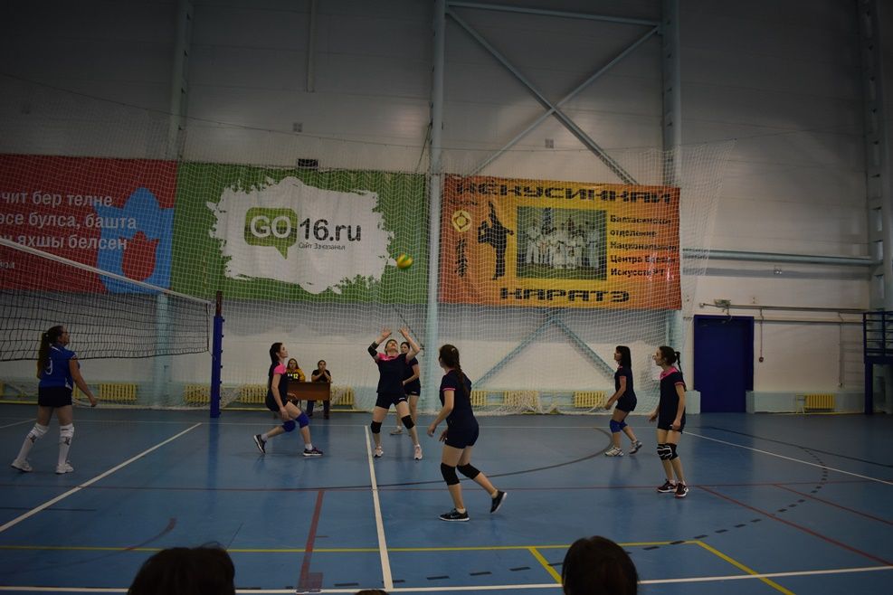Балтачта газ хезмәткәләре арасында волейбол буенча иң көчлеләрне ачыкладылар (бик күп фото)