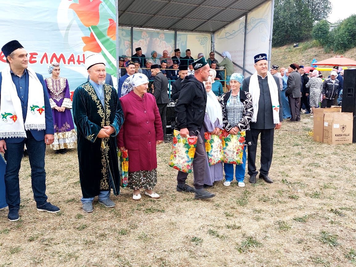 Мөселман балалар Сабан туеннан фотомизгелләр