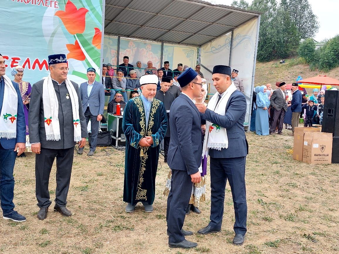 Мөселман балалар Сабан туеннан фотомизгелләр