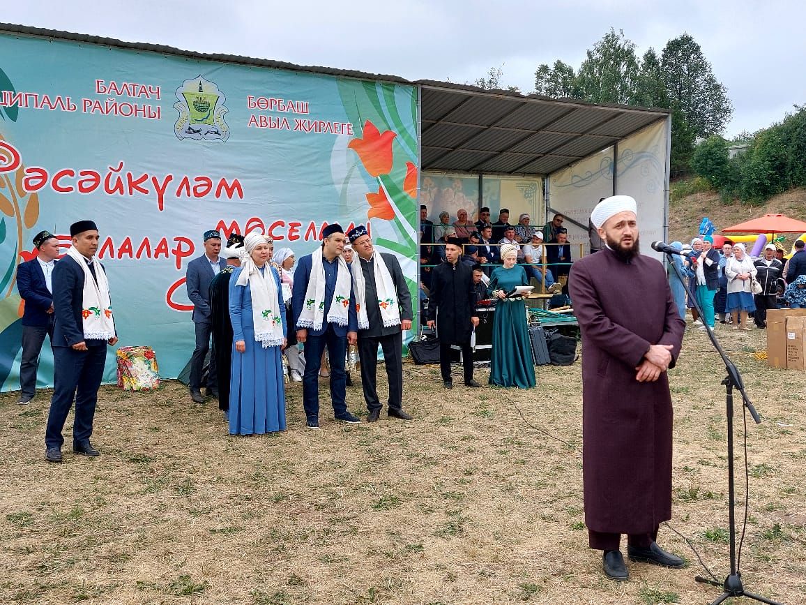 Мөселман балалар Сабан туеннан фотомизгелләр