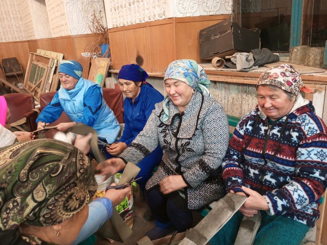 «Без берни дә үзгәртә алмыйбыз, ләкин яу кырындагы егетләребезгә ярдәм итә алабыз!» (видео)