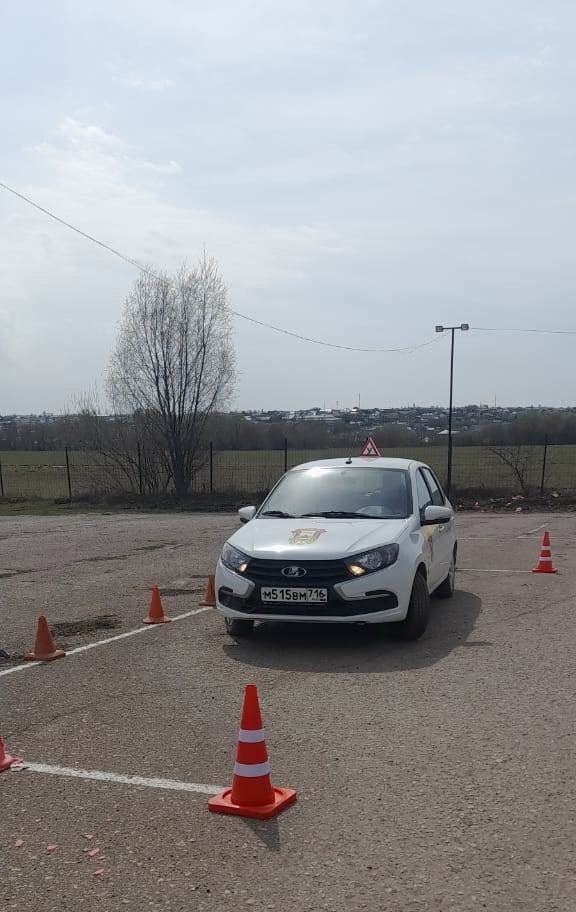 Балтачта машинада һәм тракторда оста йөрүче укучыларны ачыкладылар (фото)