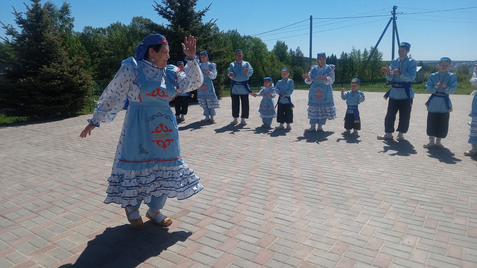 «Ак калфак»лылар Соснада кунакта (фото)