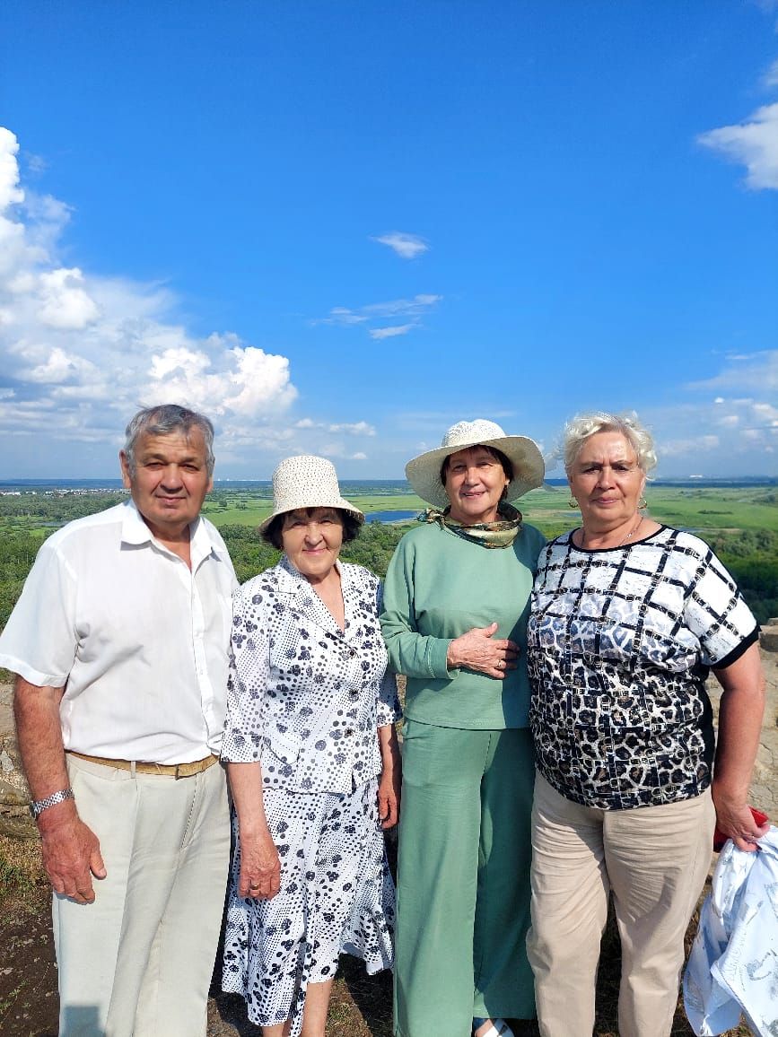 «Бер көндә 600 км юл узып, биш сәгать экскурсияләрдә йөрдек!» (фото)