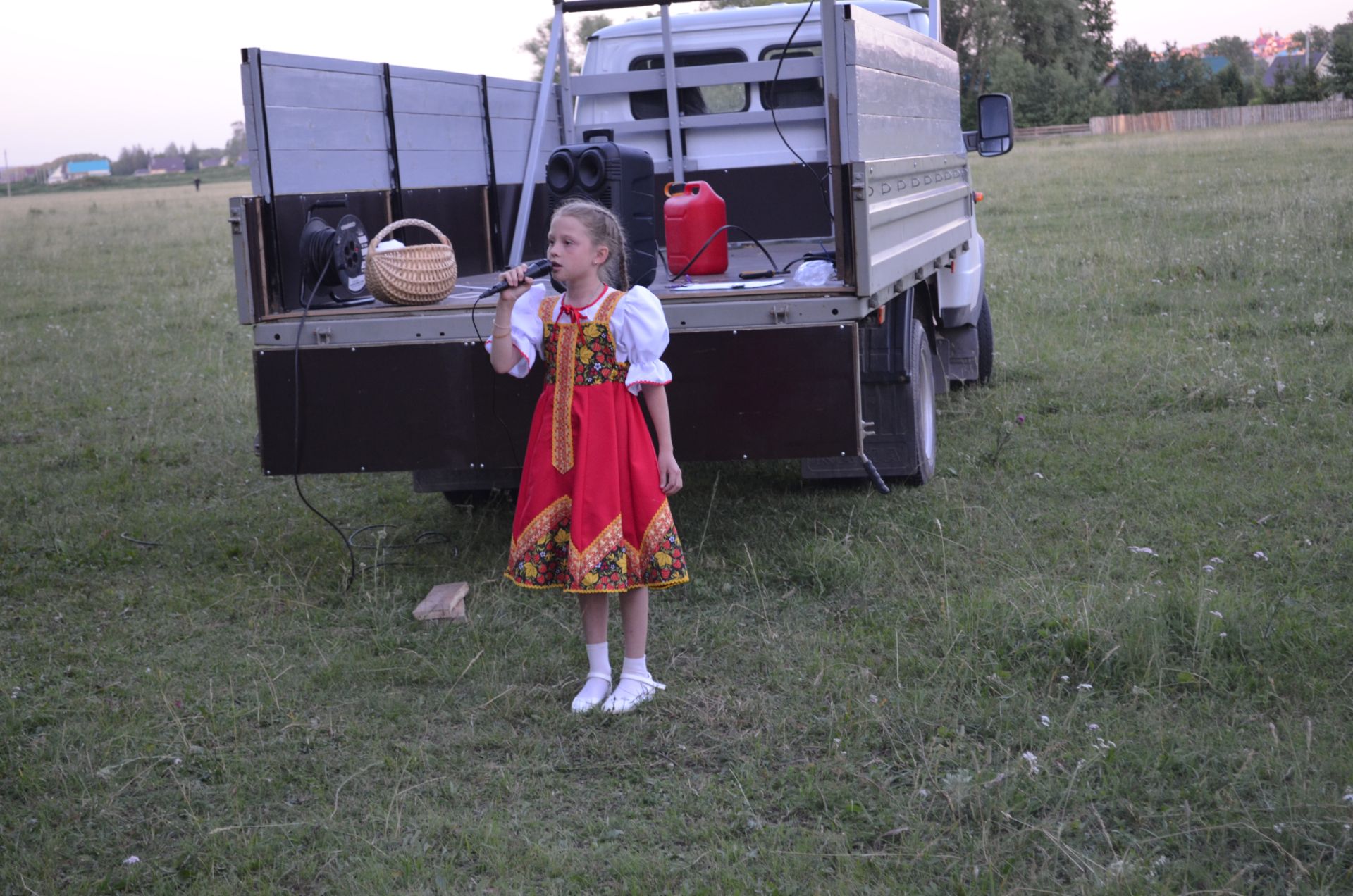 Блины, народные песни, пляски...