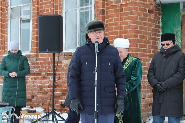 Бүген Түнтәр авылында кызлар өчен салыначак мәдрәсәгә нигез ташы салынды