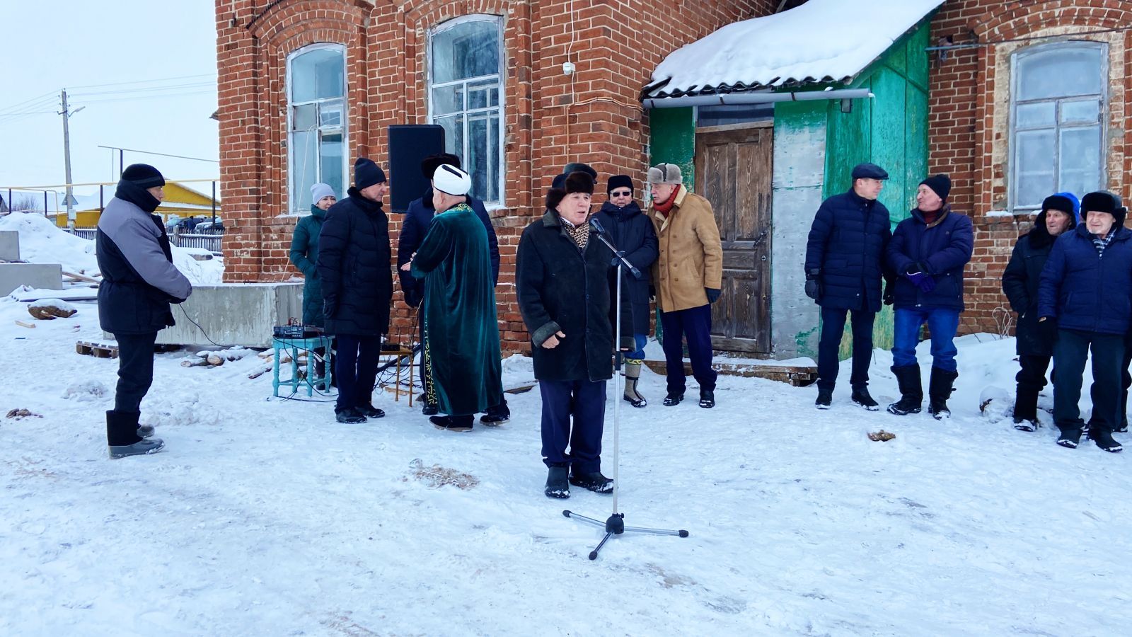 Бүген Түнтәр авылында кызлар өчен салыначак мәдрәсәгә нигез ташы салынды