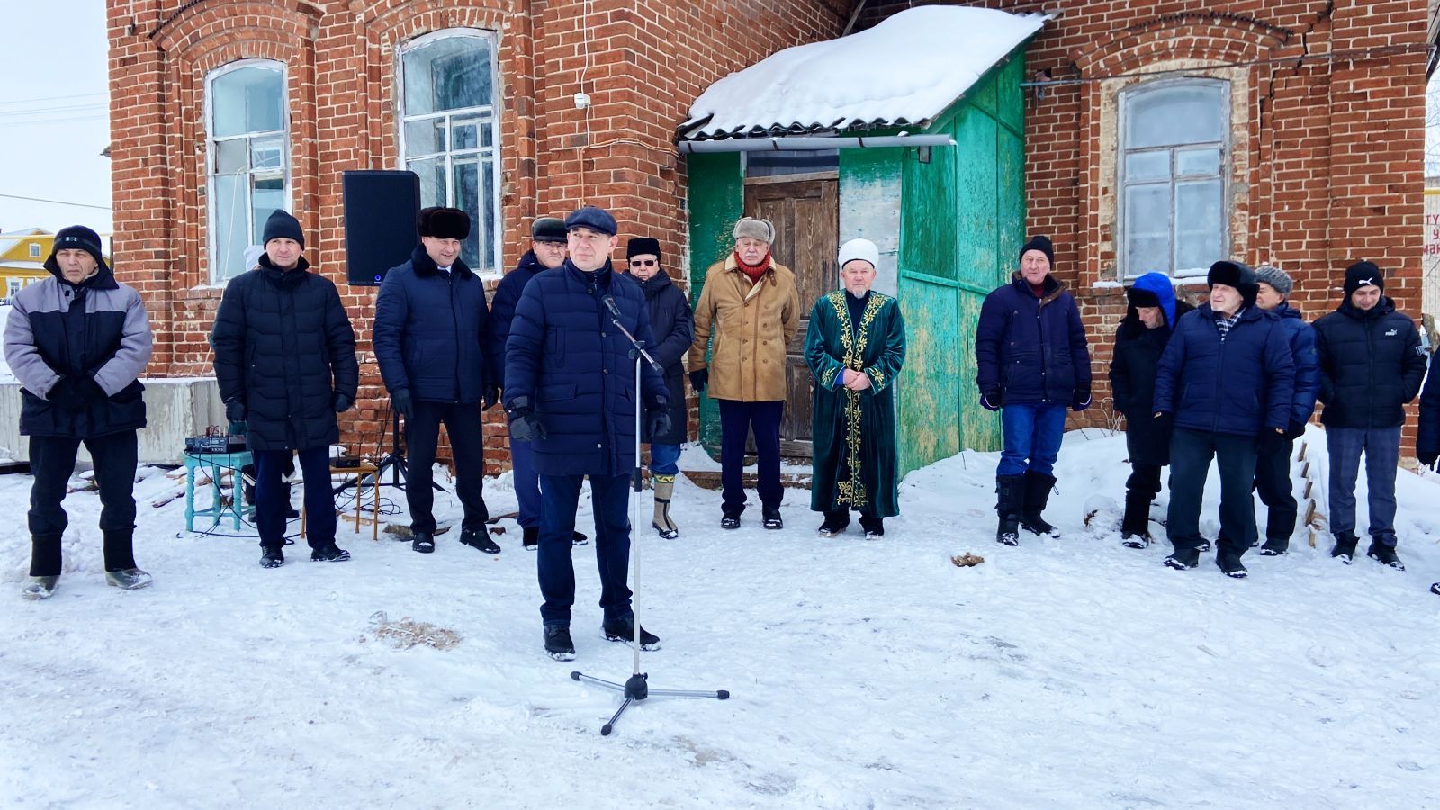 Бүген Түнтәр авылында кызлар өчен салыначак мәдрәсәгә нигез ташы салынды