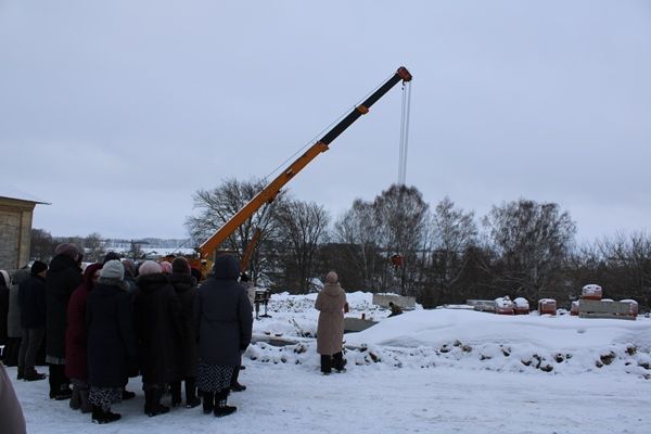 Бүген Түнтәр авылында кызлар өчен салыначак мәдрәсәгә нигез ташы салынды