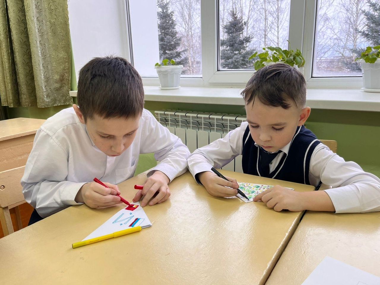 «Фронттагылар безнең хатларны бик көтәләр!»