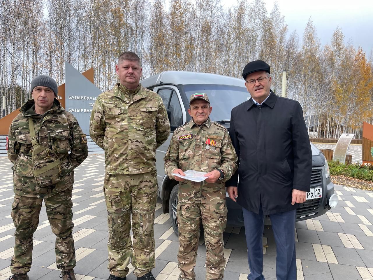 Балтач районы башлыгы махсус хәрби операциядәге хәрби частька «Газель» машинасы бүләк итте