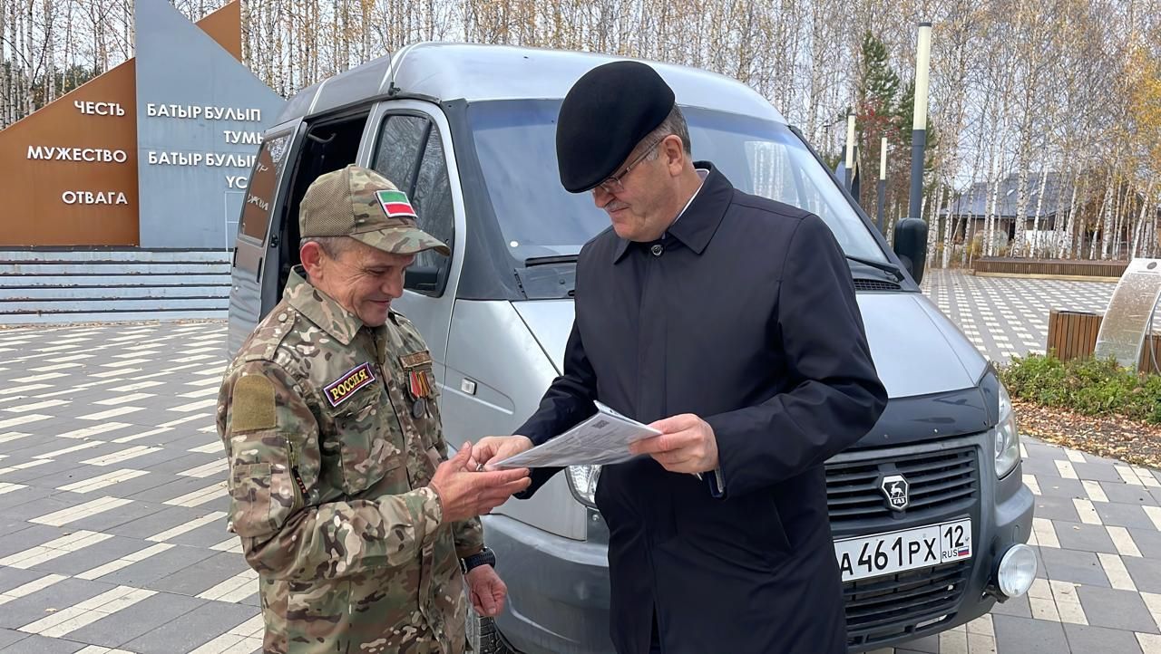 Балтач районы башлыгы махсус хәрби операциядәге хәрби частька «Газель» машинасы бүләк итте