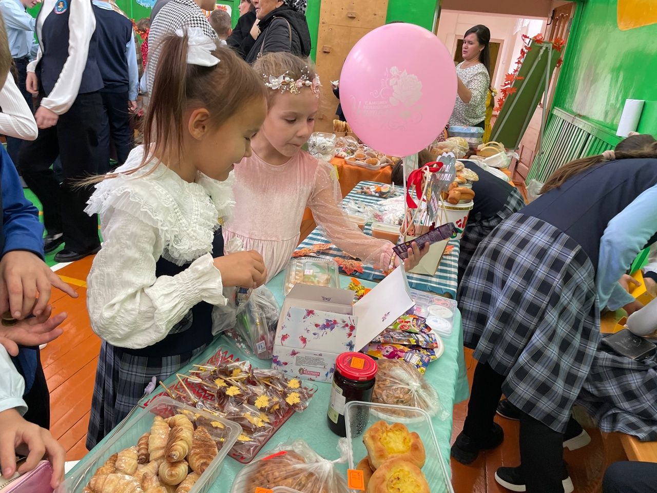 Бакый Зыятдинов исемендәге гимназиядә көзге ярминкә узды