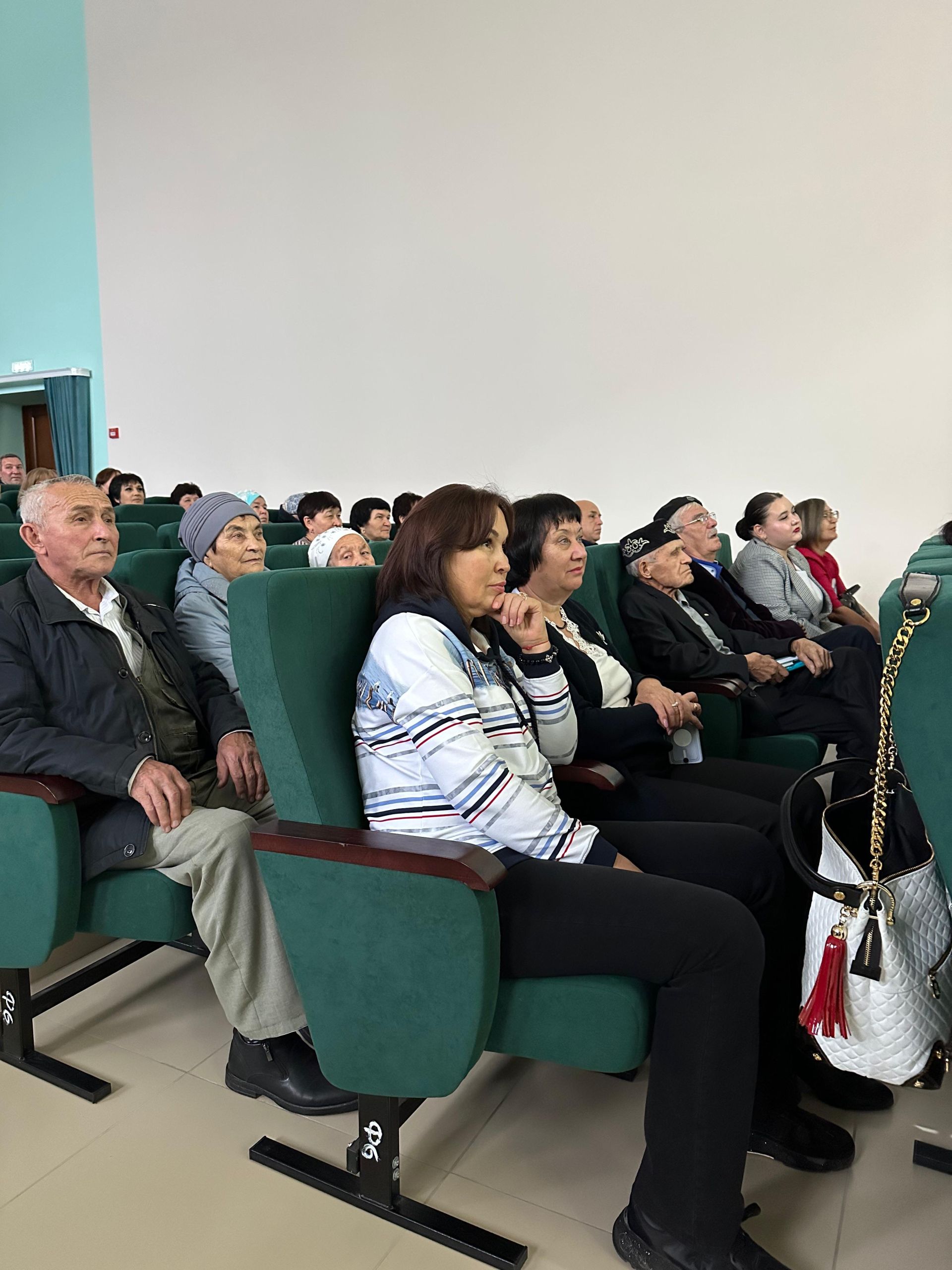 Бөрбаш мәдәният йортында Чаллы язучылары белән очрашу кичәсе узды