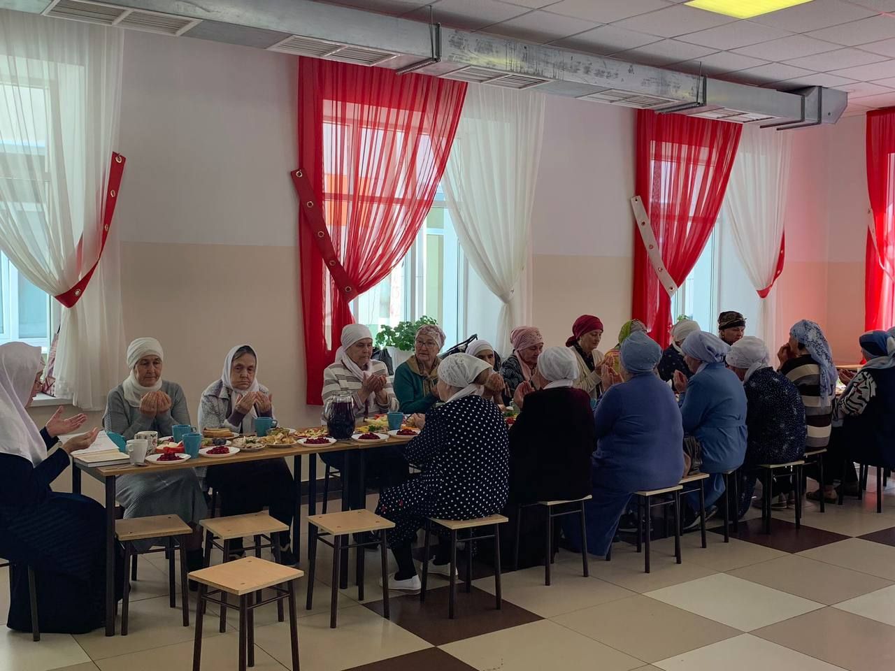 Балтач урта мәктәбендә Өлкәннәр көне уңаеннан Коръән ашы узды
