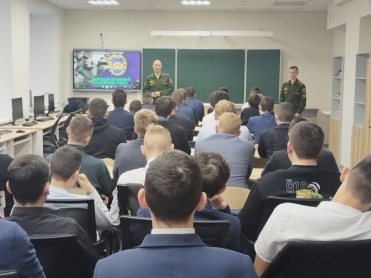 Арча аграр сәнәгать һөнәр көллиятенең икенче филиалында хәрби академиясе вәкилләре белән очрашу булды