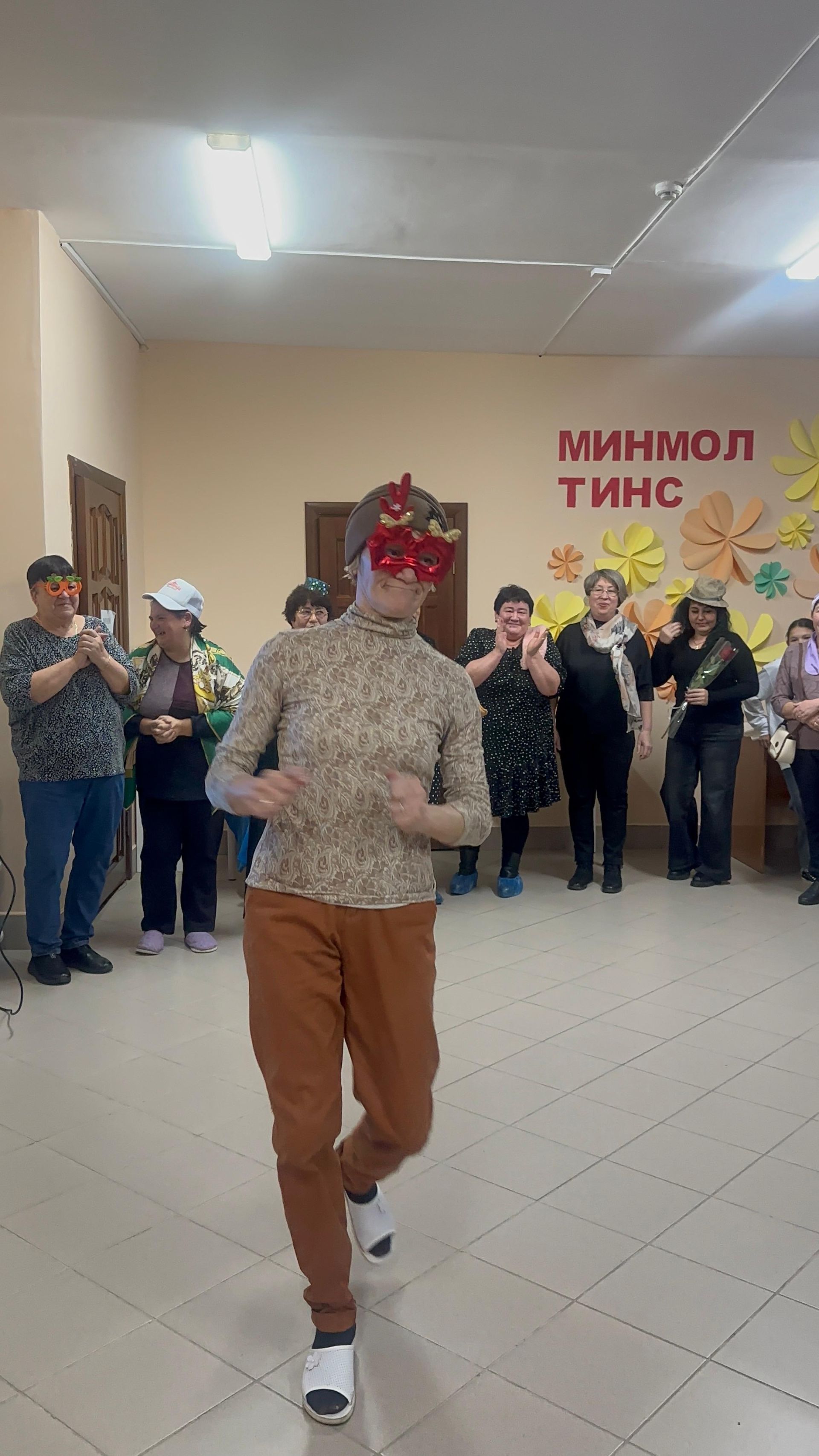 «Факел» клубында «Әниләрдә күңел җылысы» дип исемләнгән бәйрәм чарасы узды
