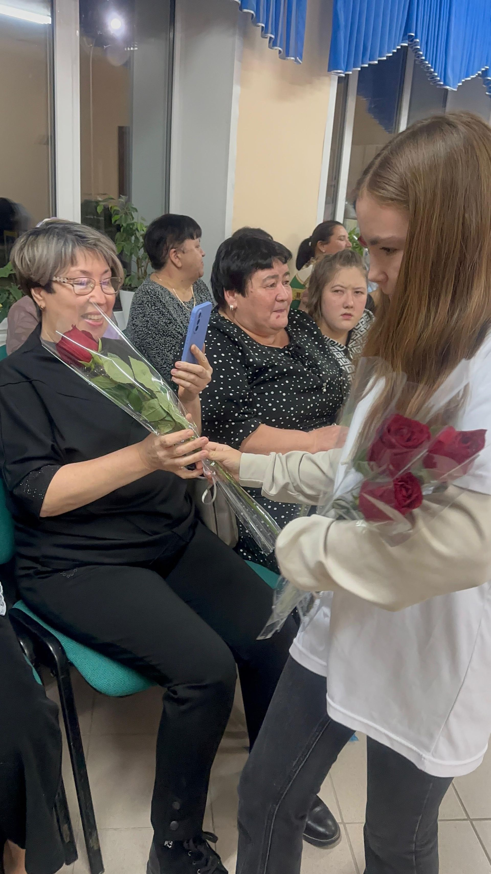 «Факел» клубында «Әниләрдә күңел җылысы» дип исемләнгән бәйрәм чарасы узды