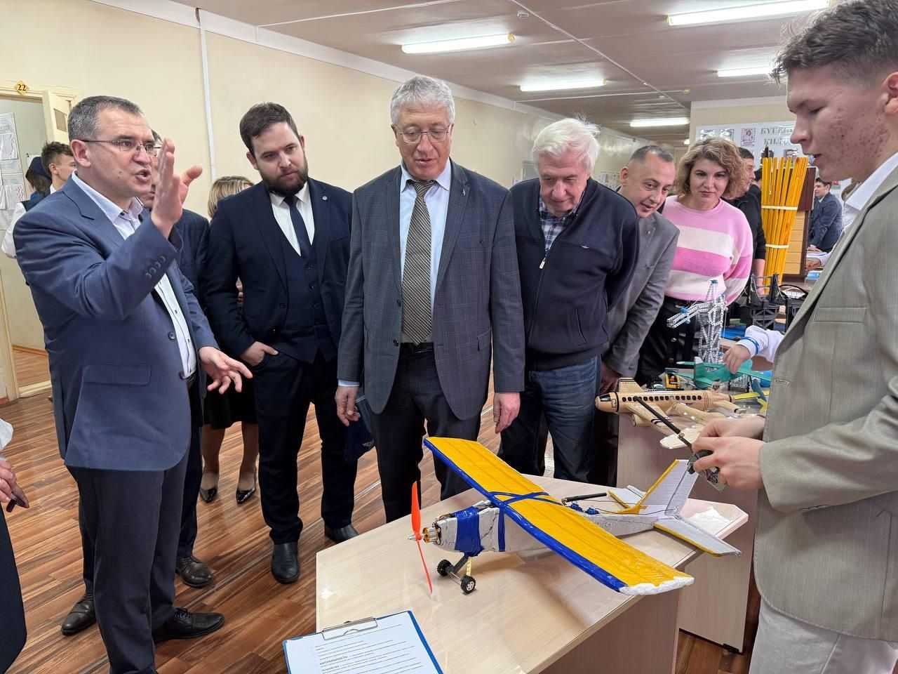 Смәел мәктәбендә «КАИ — тормышка канатлар» фәнни-гамәли конференциясе үтте