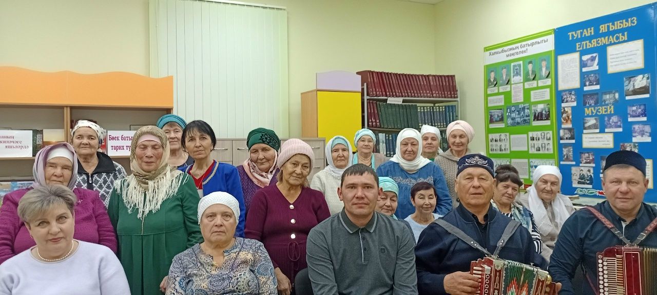 Борнак авыл китапханәсендә «Дөнья матурлыгы - әнкәйләрдә» исемле кичә үткәрелде
