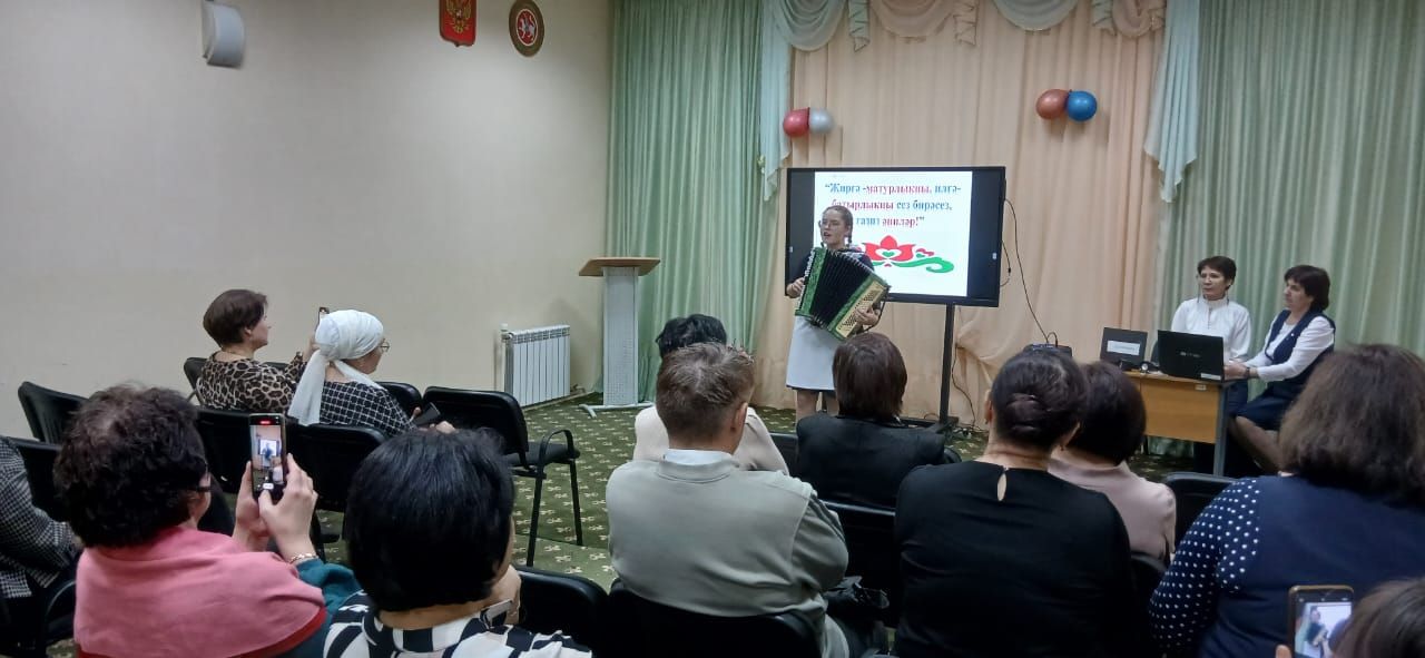 Бөрбаш мәктәбендә район семинары узды