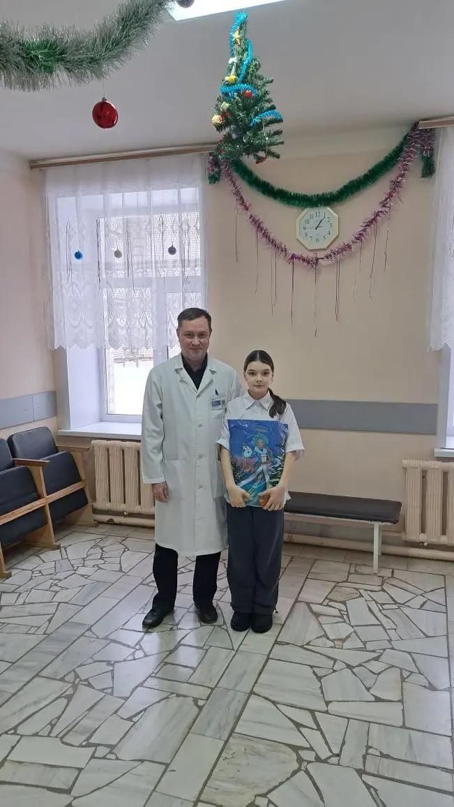 Балтач үзәк  хастаханәсе профсоюзы хезмәткәрләренең мөмкинлекләре чикләнгән балаларын бүләкләр белән куандырган