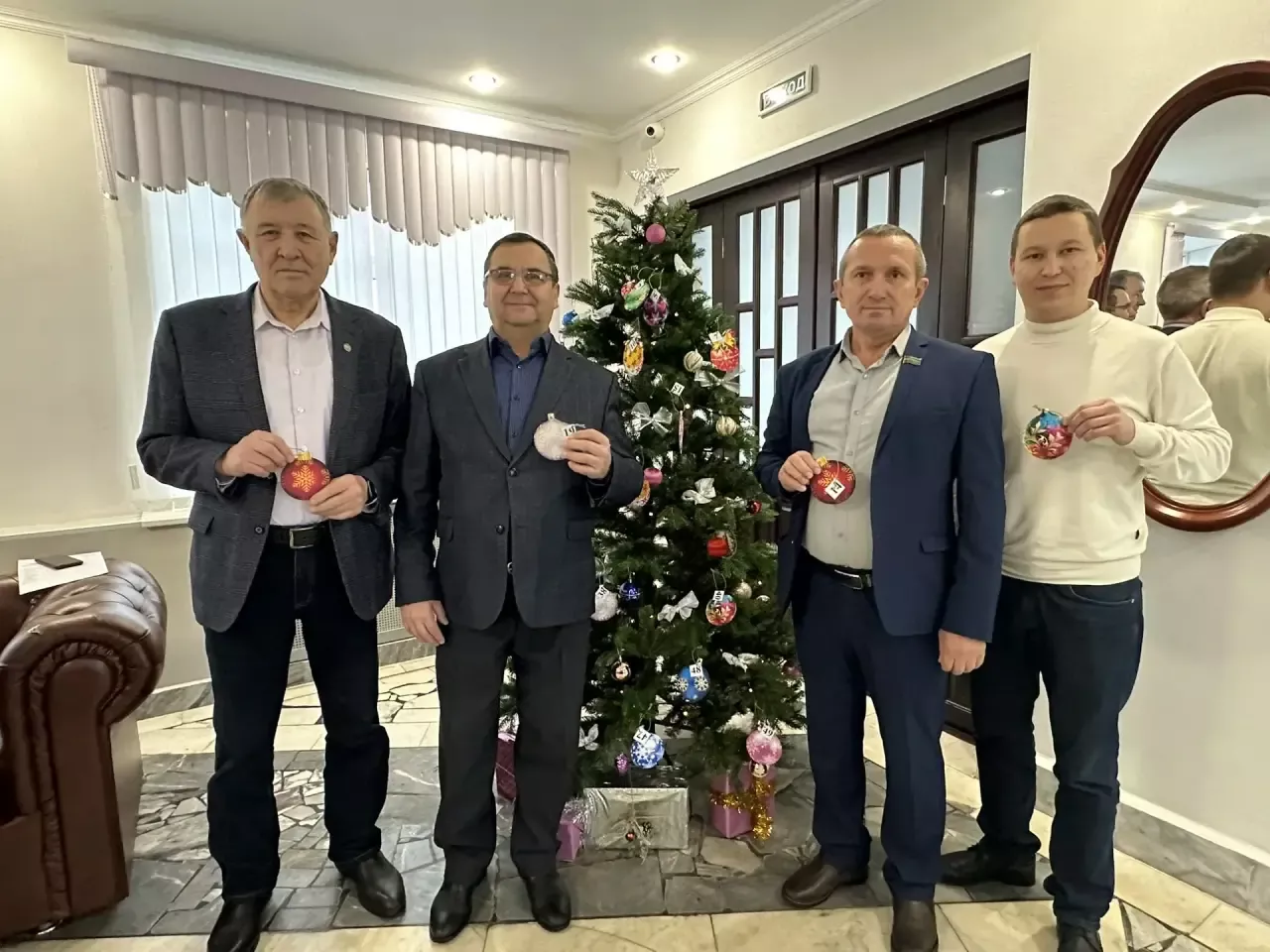 Балтачта җитәкчеләр «Теләкләр чыршысы» акциясенә кушылды