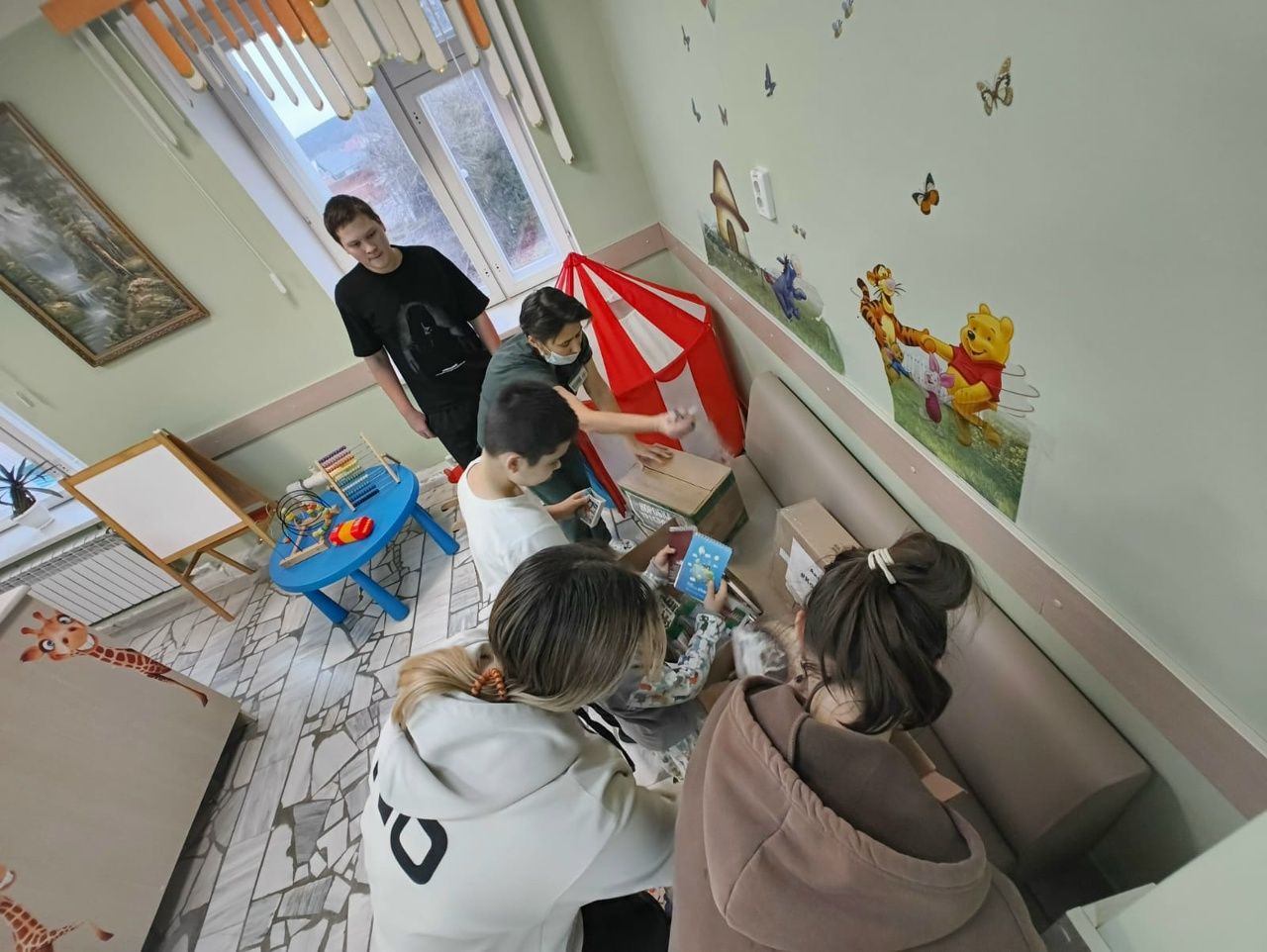Балтач балалар поликлиникасының кечкенә пациентларына бүләкләр тапшырдылар