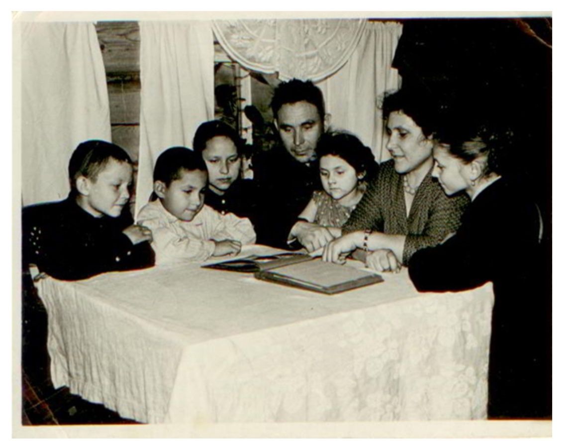 Бабам турында истәлекләр балалары, оныклары һәм оныкчыклары йөрәгендә яши!