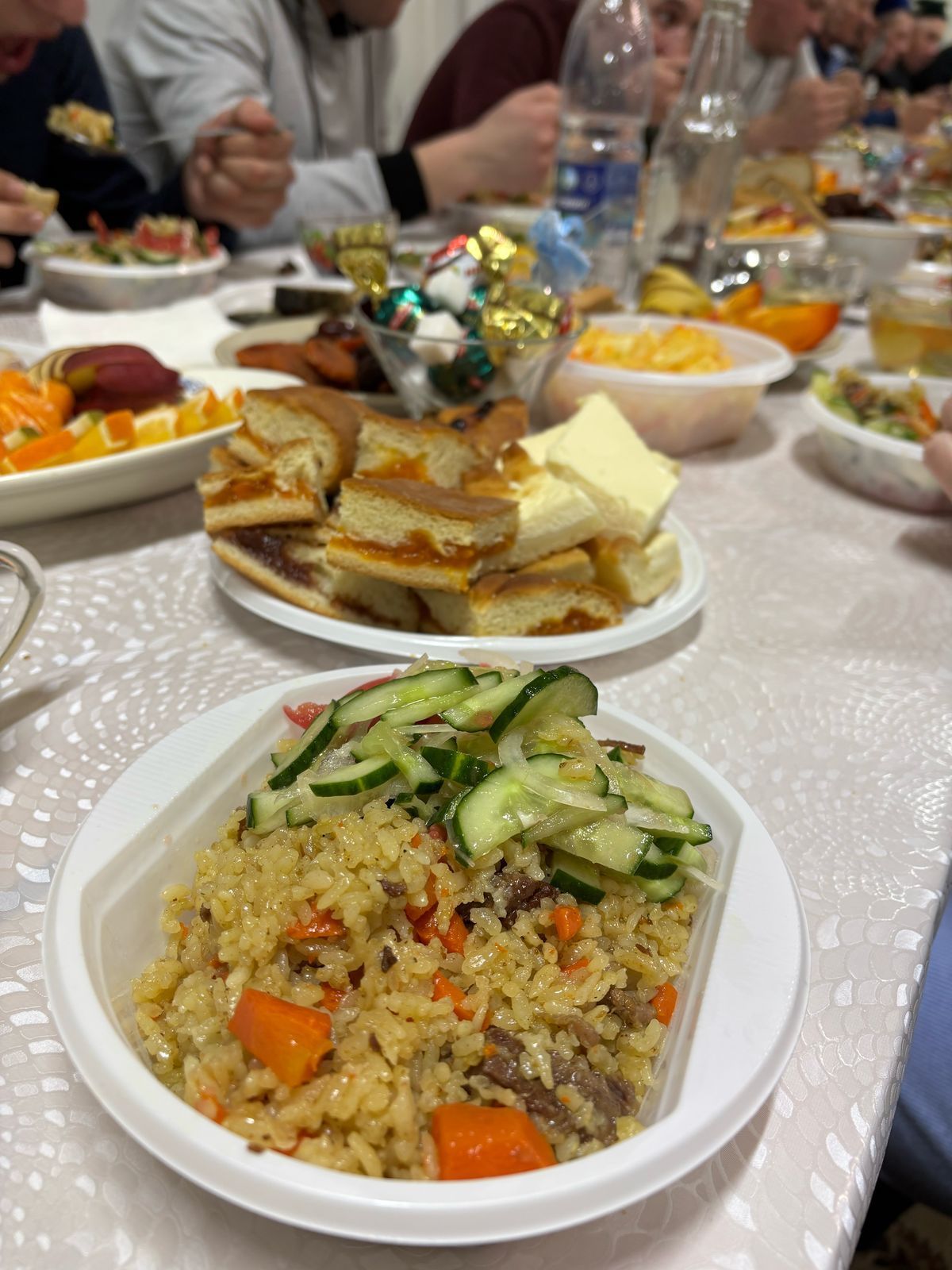 Шода яшьләре бердәм булып ике көн рәттән ифтар ашы оештырды