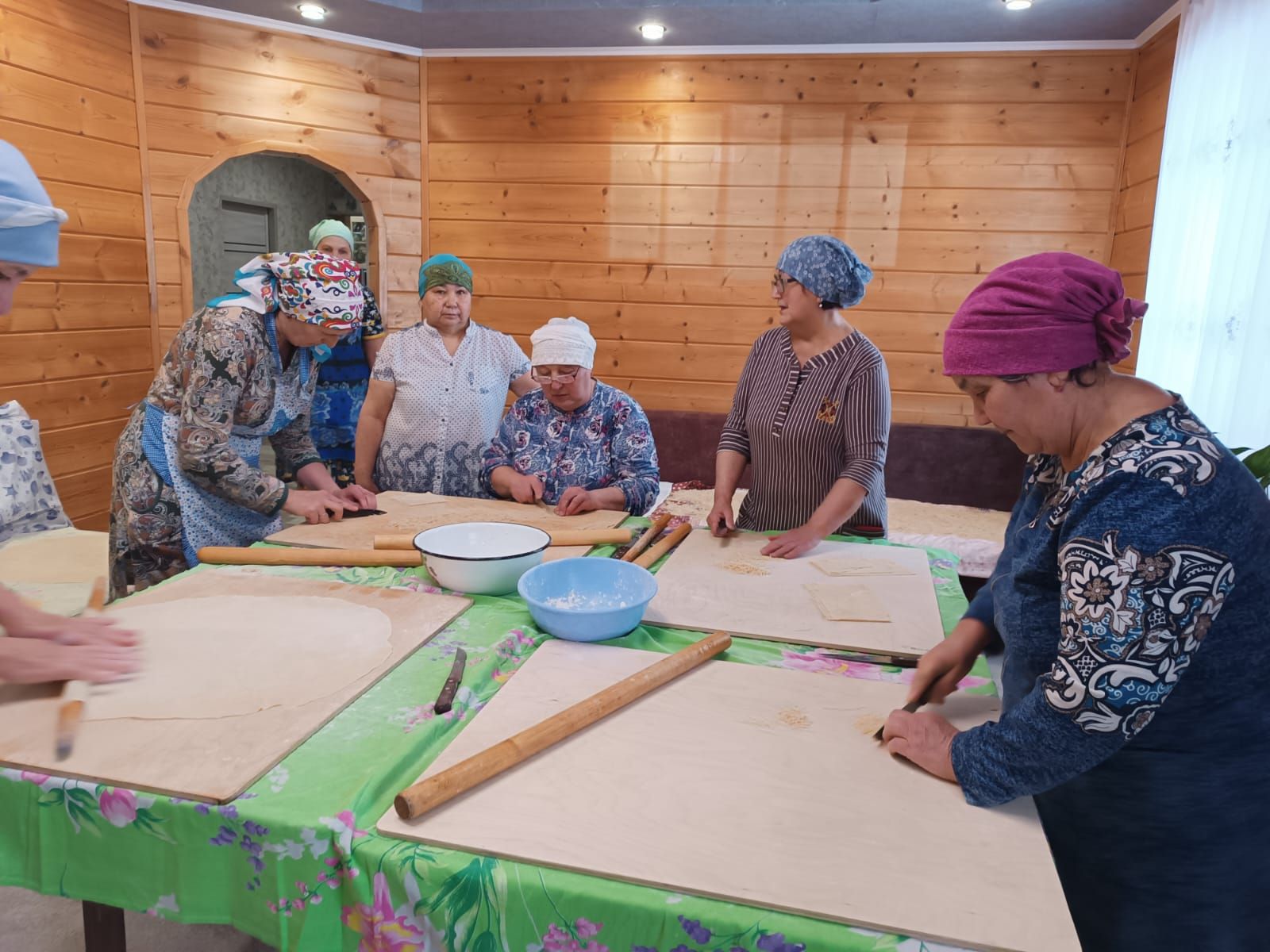 Кили авылында кемнәр изге эшкә алынган?