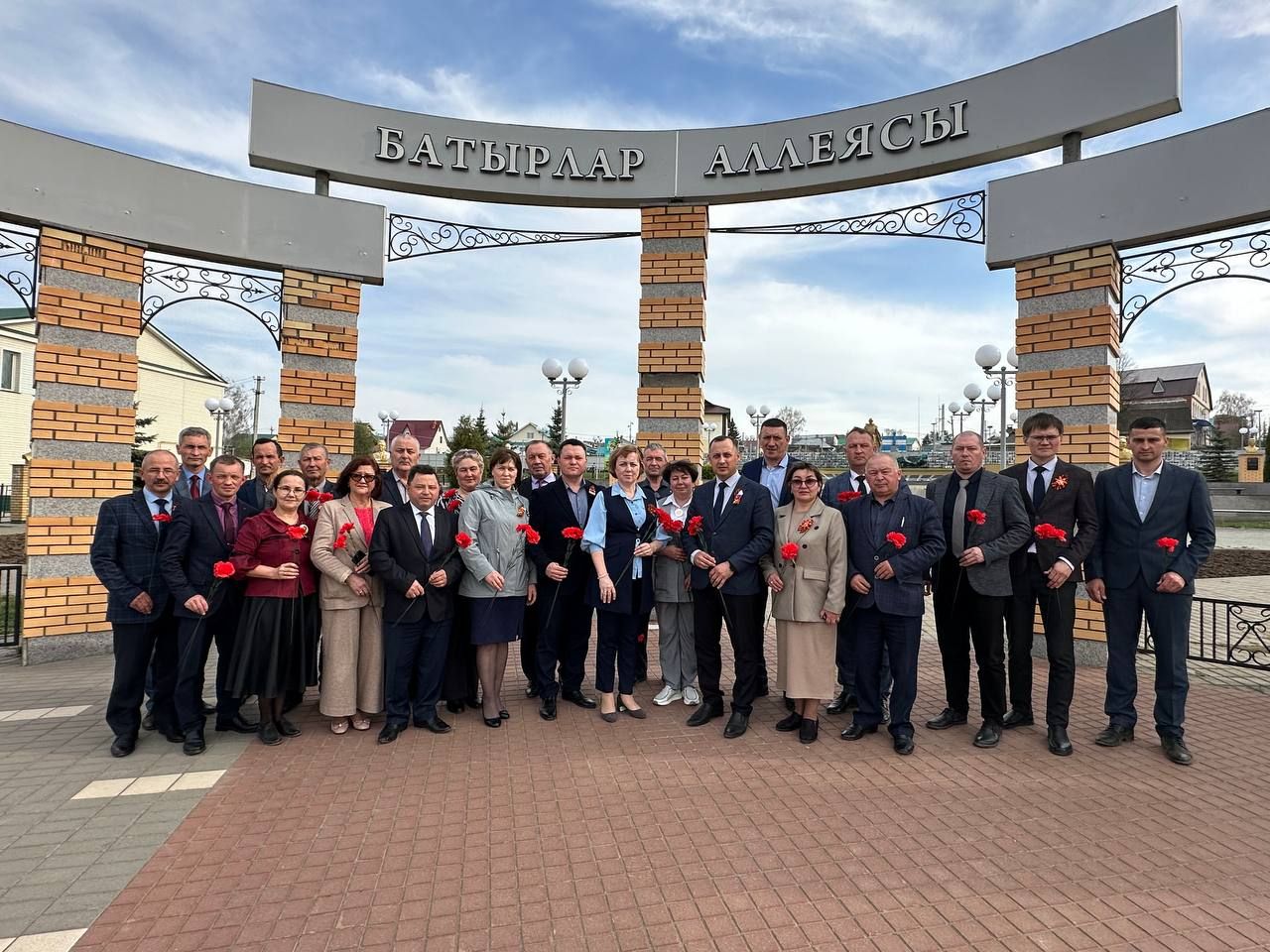 Балтачта көн саен «Батырлар аллеясы»нда яуда ятып калган каһарманнарыбыз истәлегенә чәчәкләр салачаклар