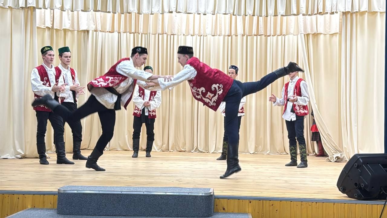 Авылны гөрләтәләр