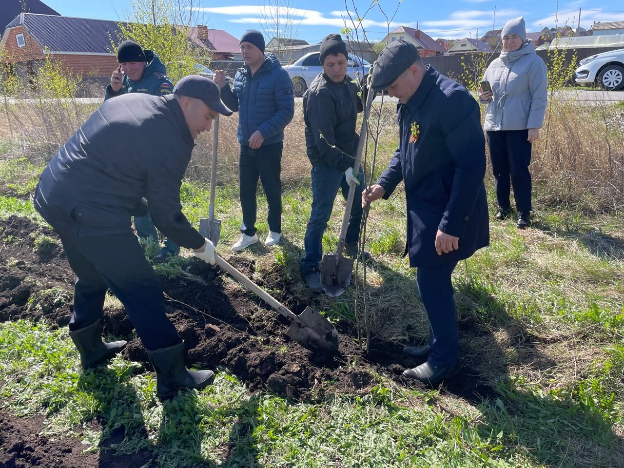 Бөек Җиңүнең 80 еллыгы уңаеннан Балтачта  җитәкчеләр агачлар утырттылар