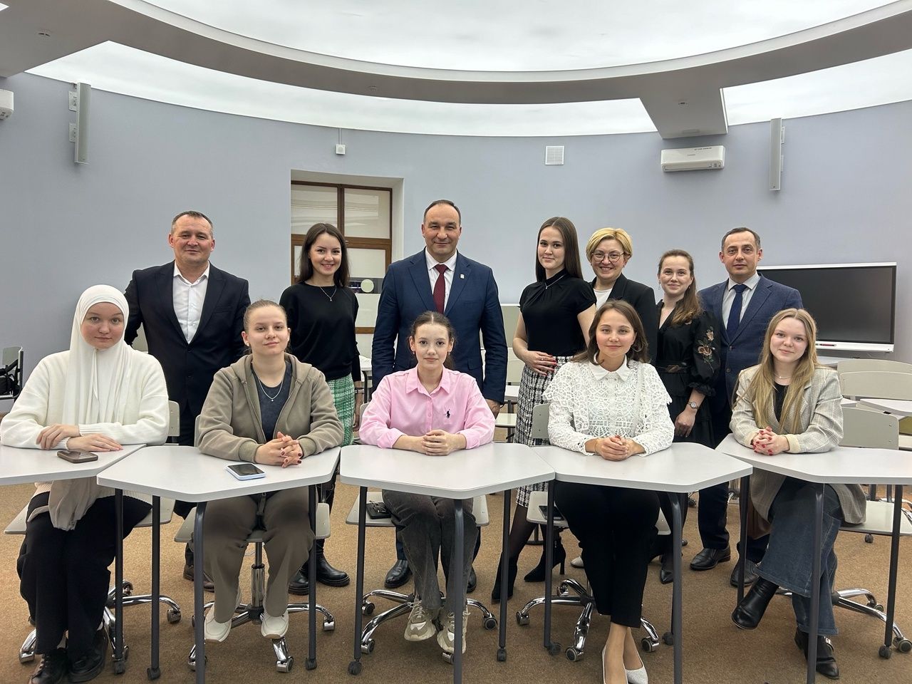 Балтач җитәкчелеге райондаш студентлар белән очрашуны дәвам итә