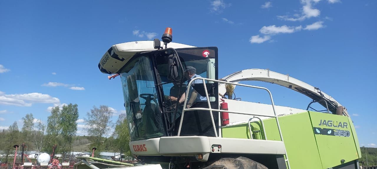 Тимирязев исемендәге хуҗалык техникалары терлек азыгы хәзерләү кампаниясенә әзер