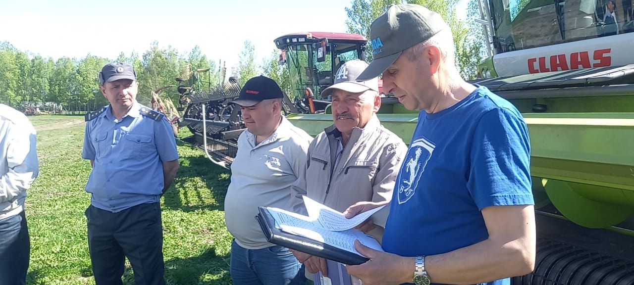 «Бөрбаш» җәмгыятендә терлек азыгы хәзерләүгә бик җаваплы карыйлар