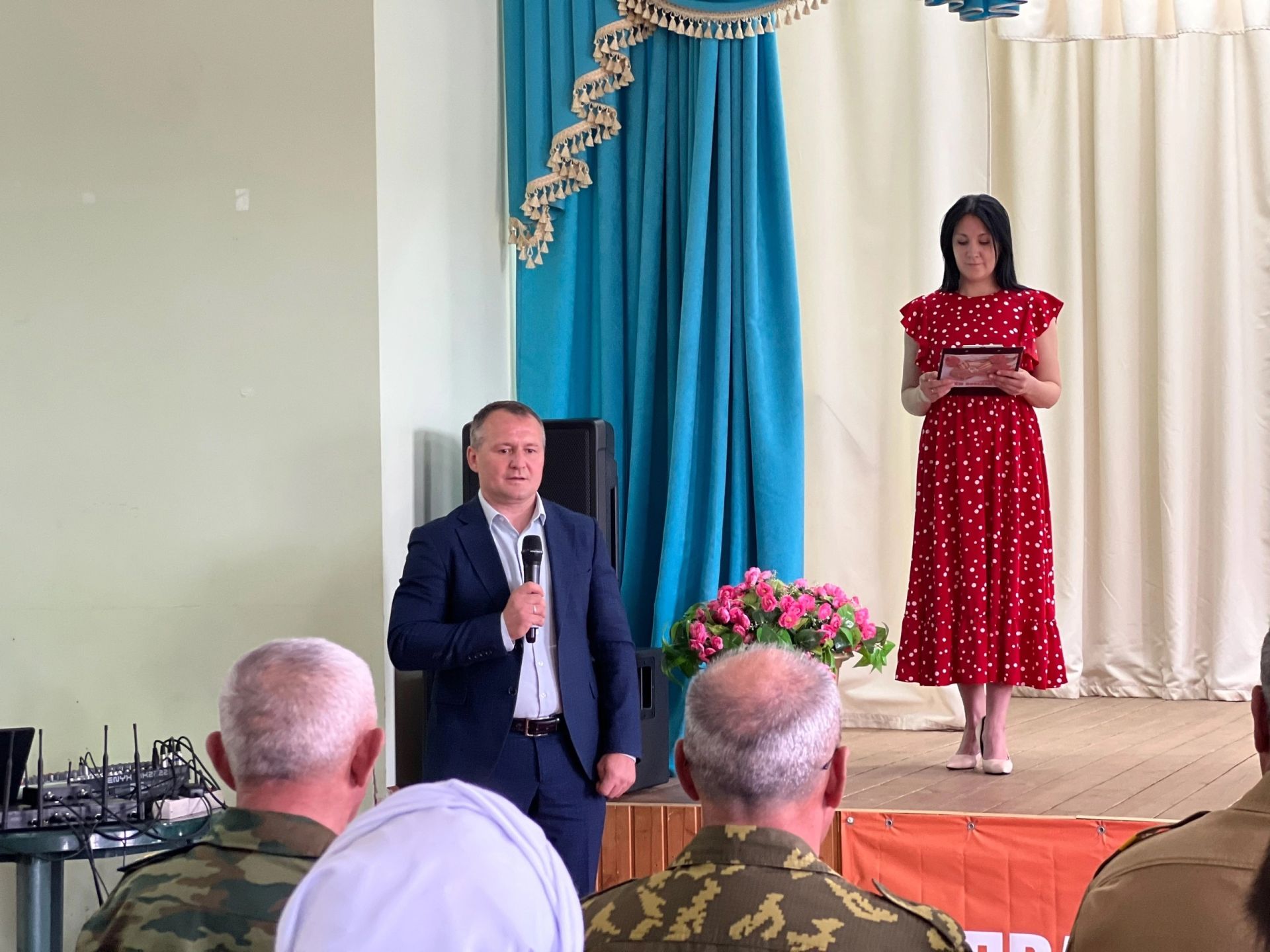 «Факел» клубында  «Җиңү язы» дип исемләнгән концерт узды