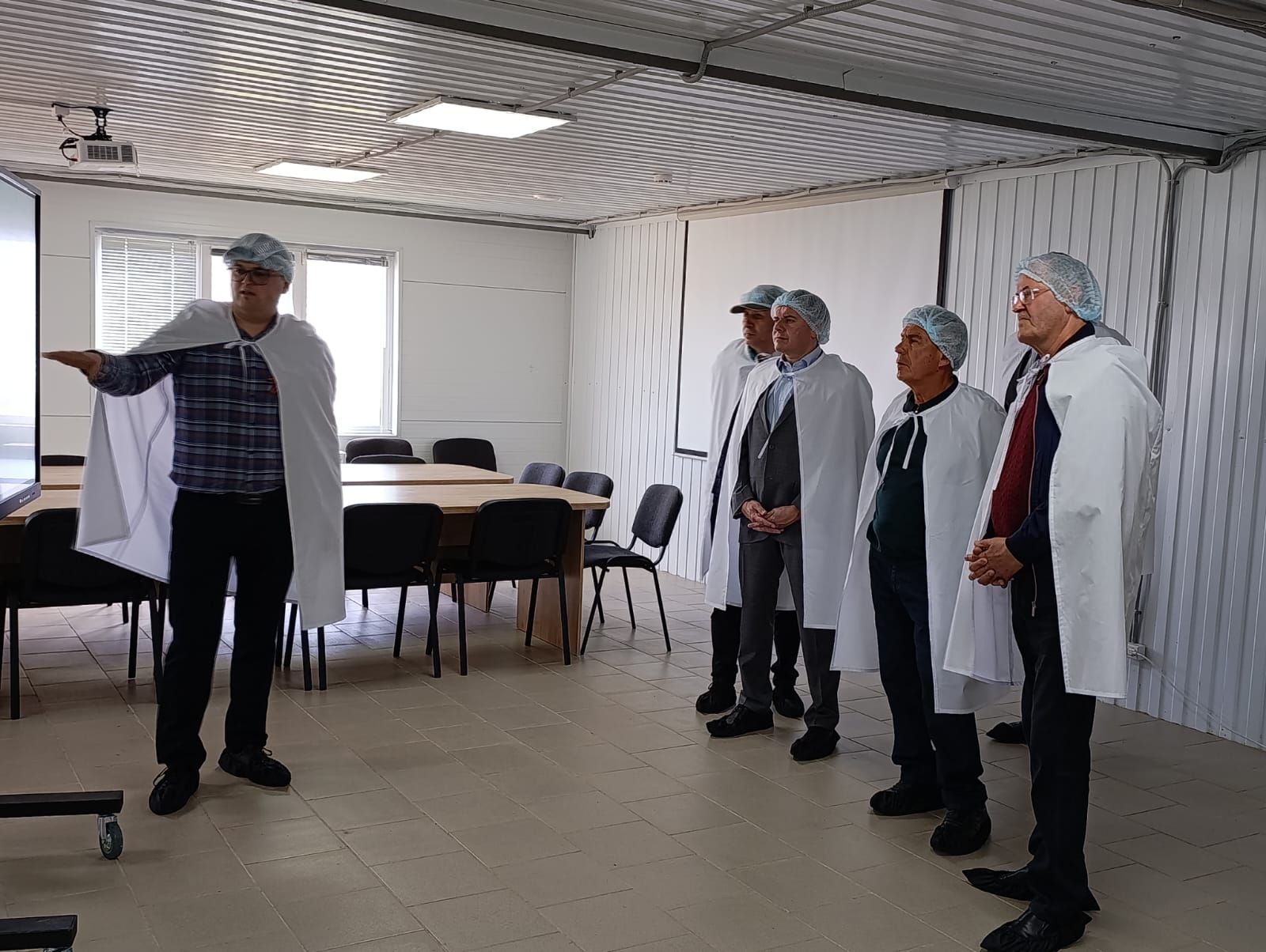 Миңнеханов Балтач районы кырларын карады һәм терлекчелек фермасында булды