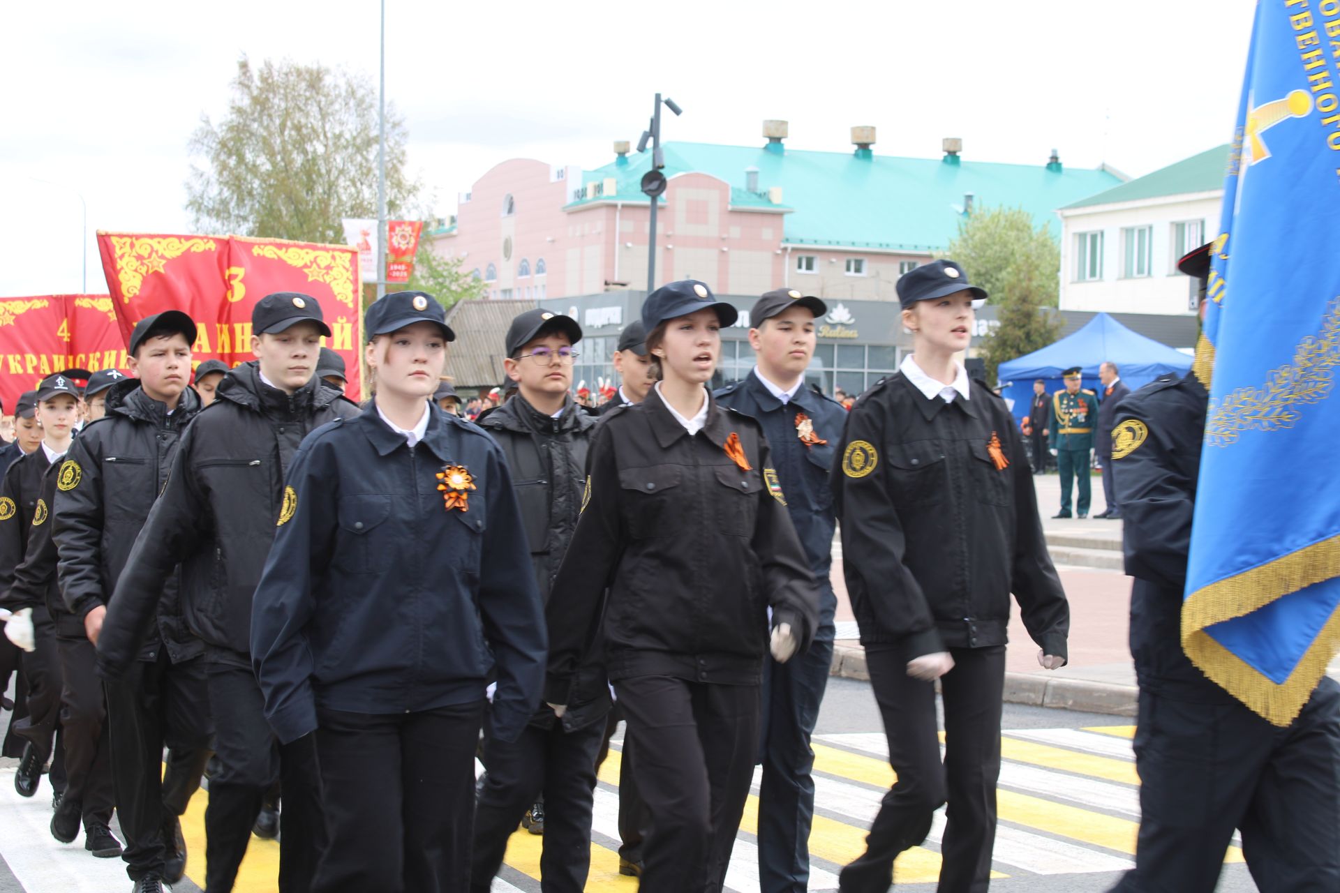 Балтач бистәсендә Бөек Җиңүнең 80 еллыгы уңаеннан оештырылган Җиңү бәйрәме митингыннан фоторепортаж-1 (бик күп фото)