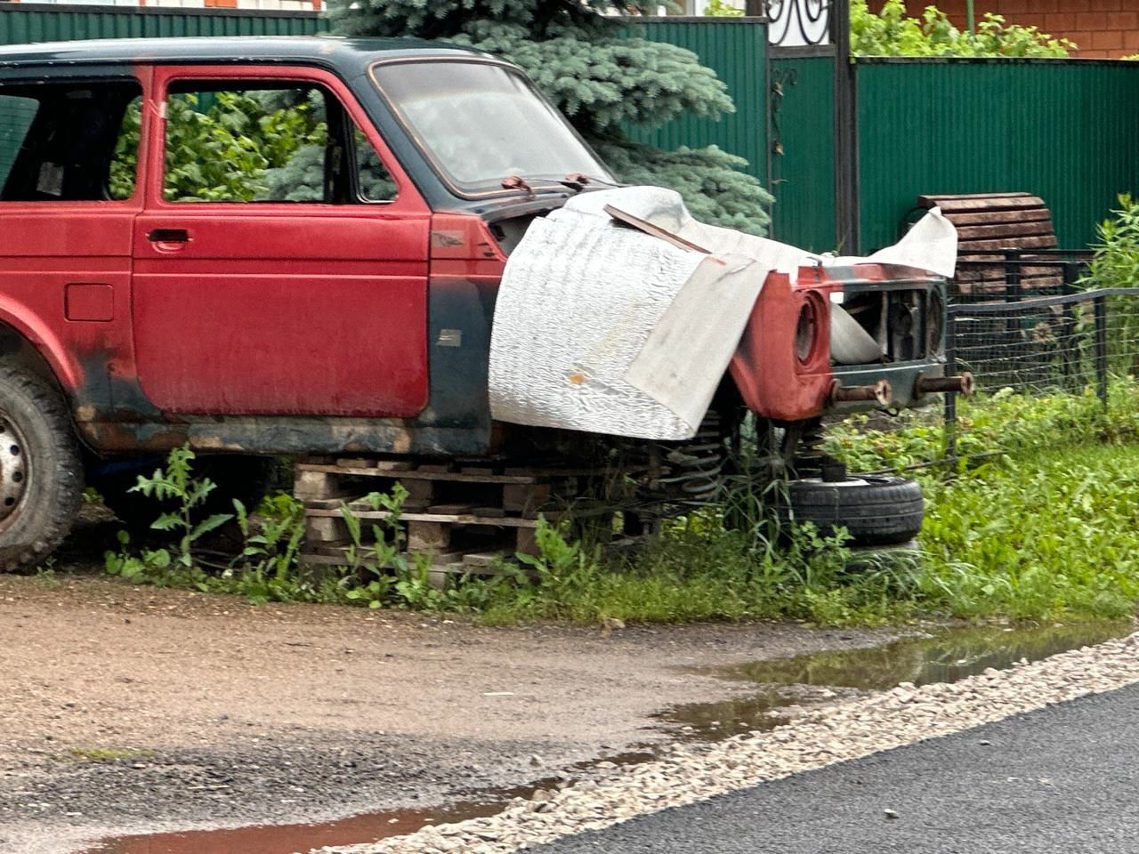 Балтачта йорт каршыларындагы ком өемнәре, ташлар урамнарның ямен боза